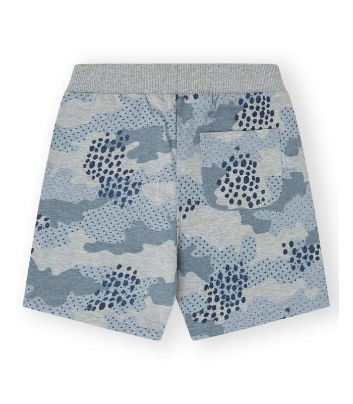 Bermuda deportiva Niño estampada  color azul. Modelo Camo