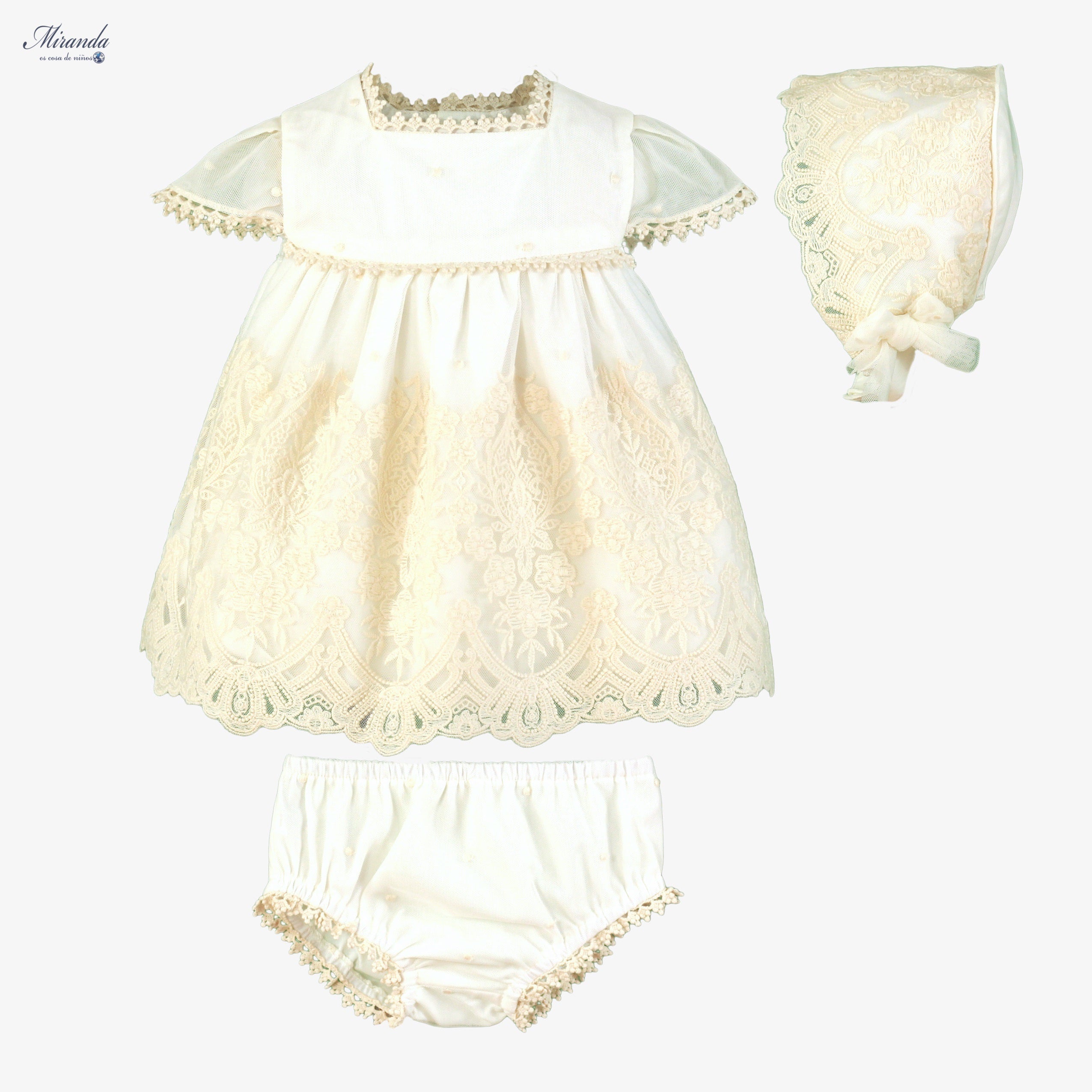 Vestido de Bautizo  con braguita y capota