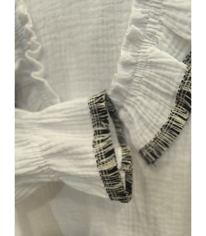 Blusa Niña de bambula blanca. Colección La Dama de las Camelias. Basmarti