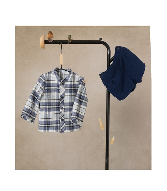 Conjunto bebé Niño de camisa cuadros azules y short azul. Colección El Beso de las Hadas de Cuka by Basmarty