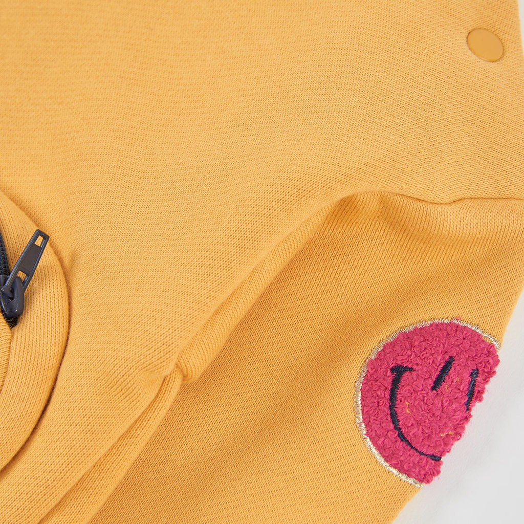Vestido felpa amarillo con parches de emoticonos