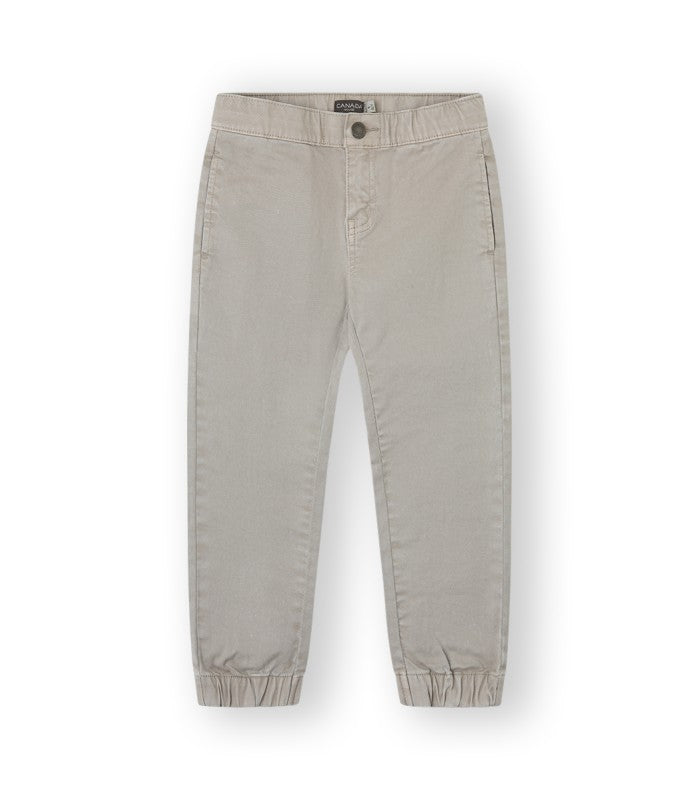 Pantalón chino beige para niño. Modelo Kevin