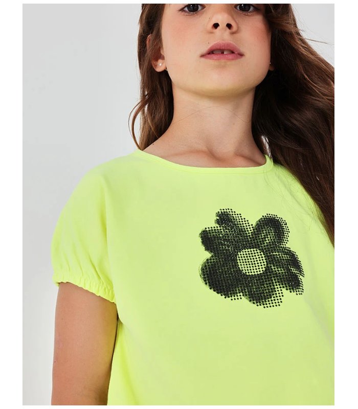 Camiseta niña verde con flor