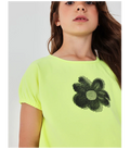 Camiseta niña verde con flor