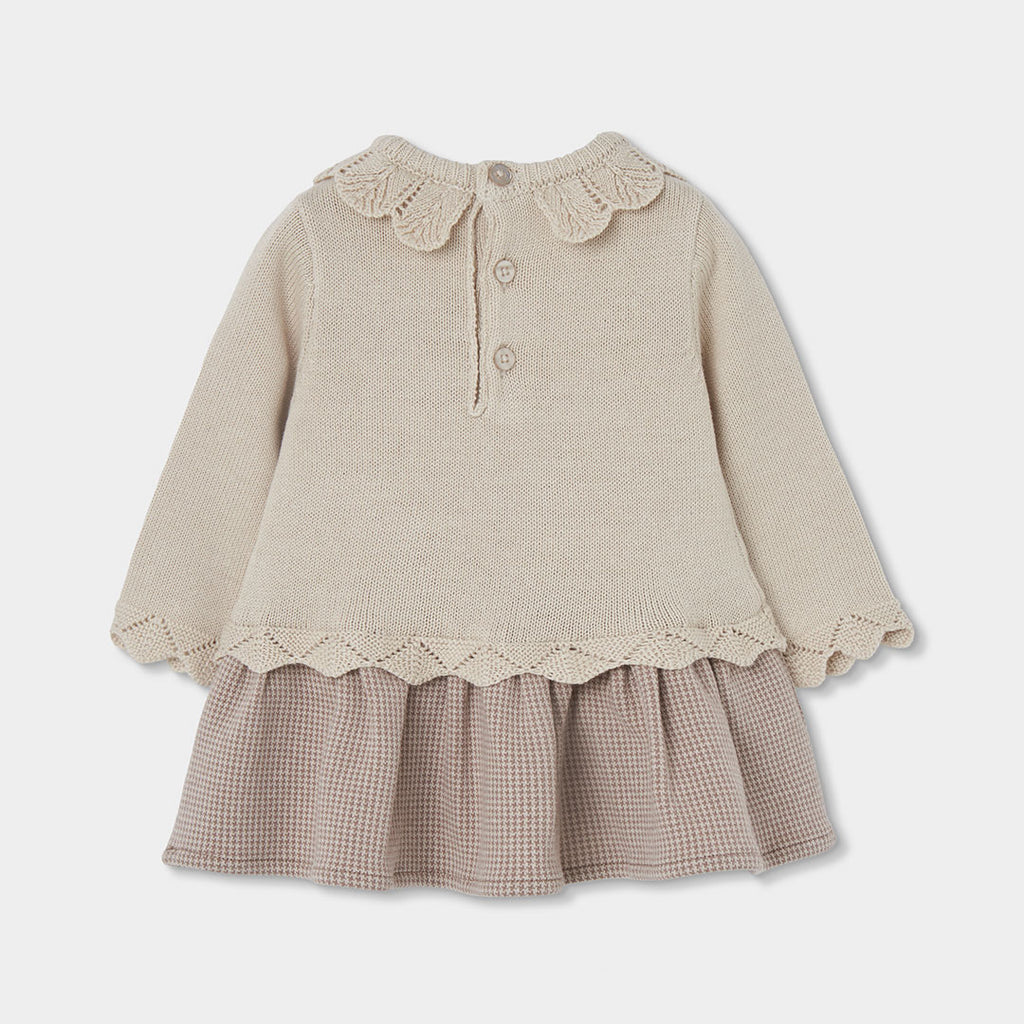 Vestido beige con bordado de perrito para bebé niña