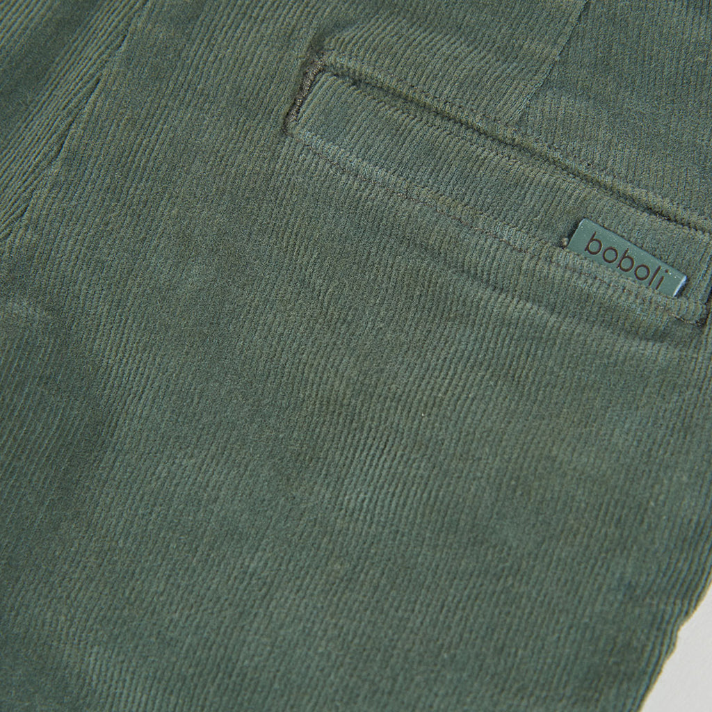 Pantalón verde micropana de niño corte straight