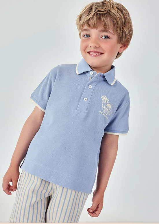 Polo azul para niño