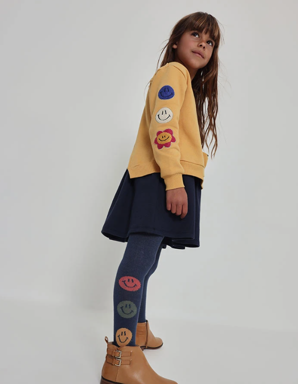 Vestido felpa amarillo con parches de emoticonos