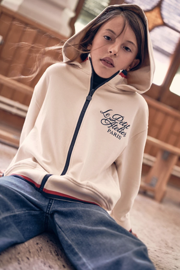 Chaqueta felpa con capucha de niña