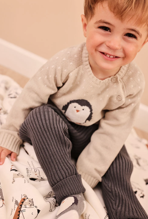 Conjunto bebé beige estampado de pingüino