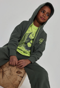 Chaqueta felpa en color verde con capucha para niño