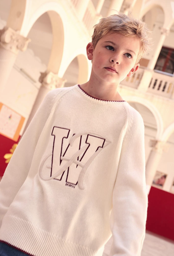 Jersey blanco de punto para niño con letras bordadas