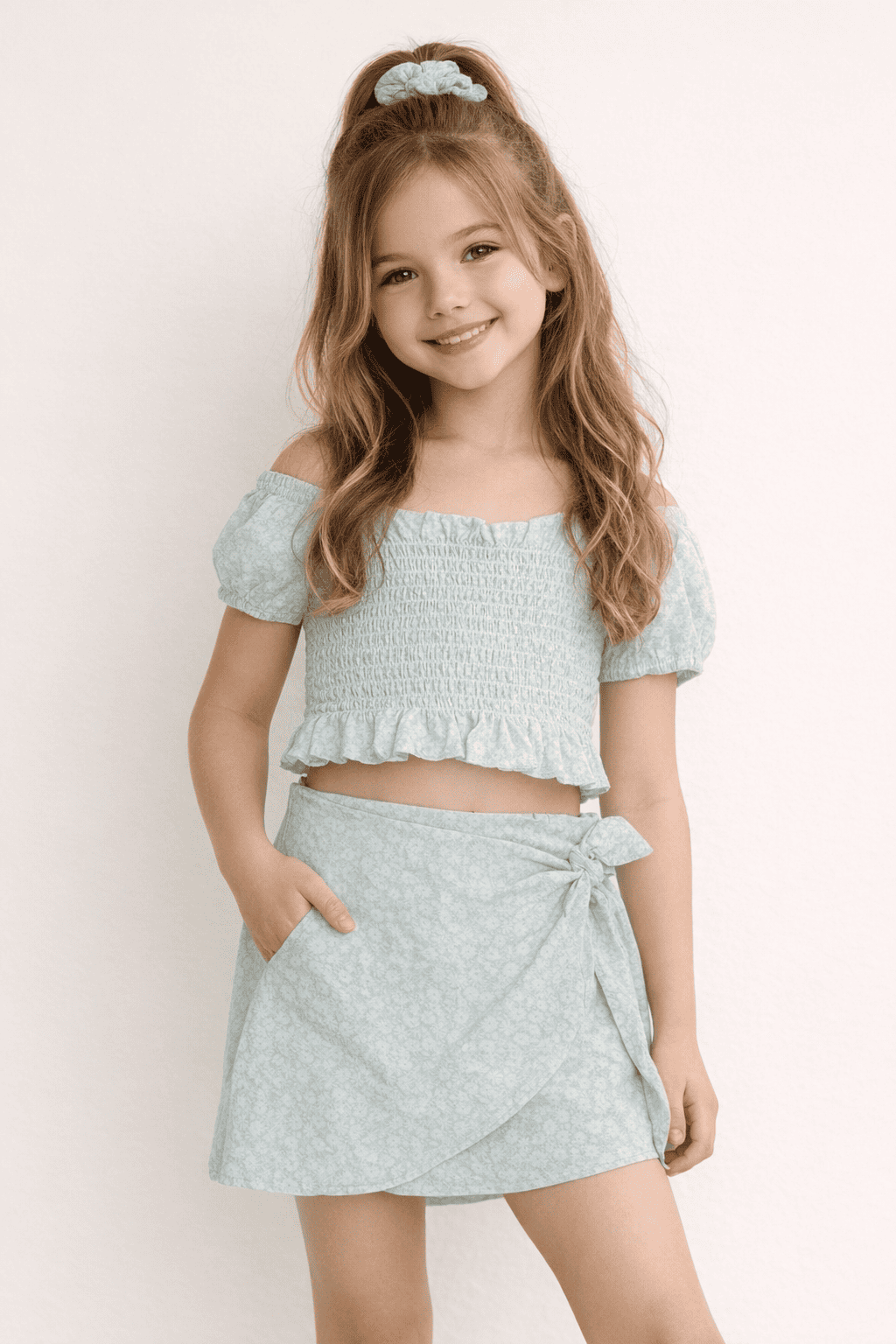 Conjunto de blusa y falda-pantalón para niña